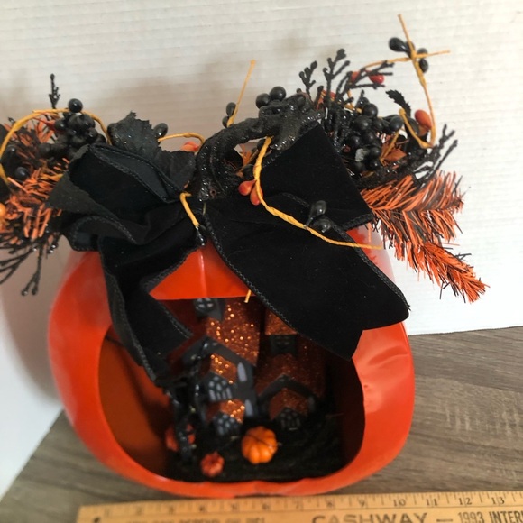 Michaels Pumpkin with Light Up Haunted House - Picture 8 of 10